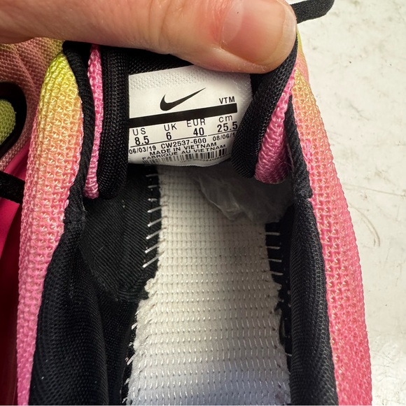 Nike Air Max 720 Pink Blast Atomic Green Sneakers Women’s Size 8.5 - Picture 6 of 6